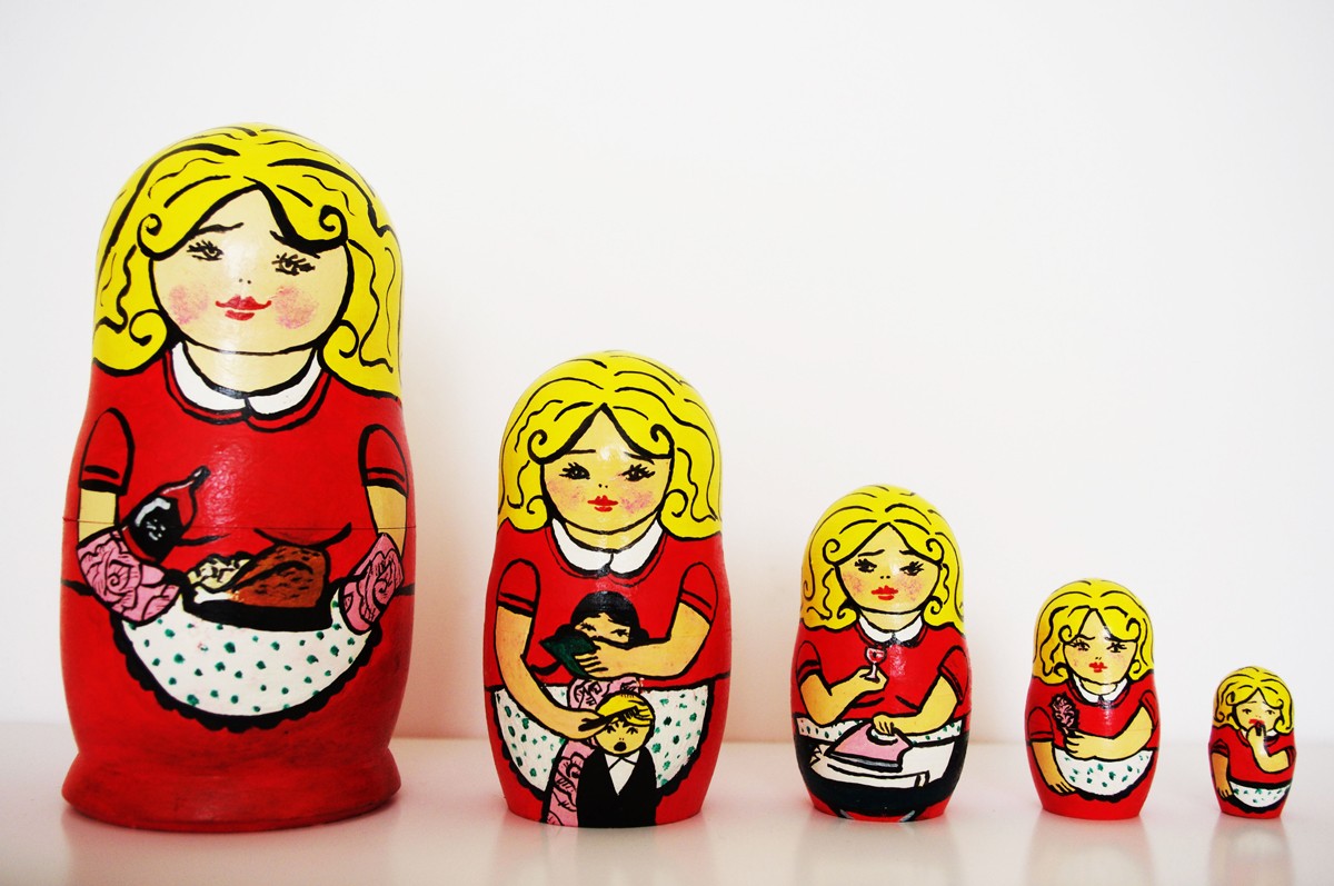 Yana Elkassova - 50s Housewife' Russian Doll